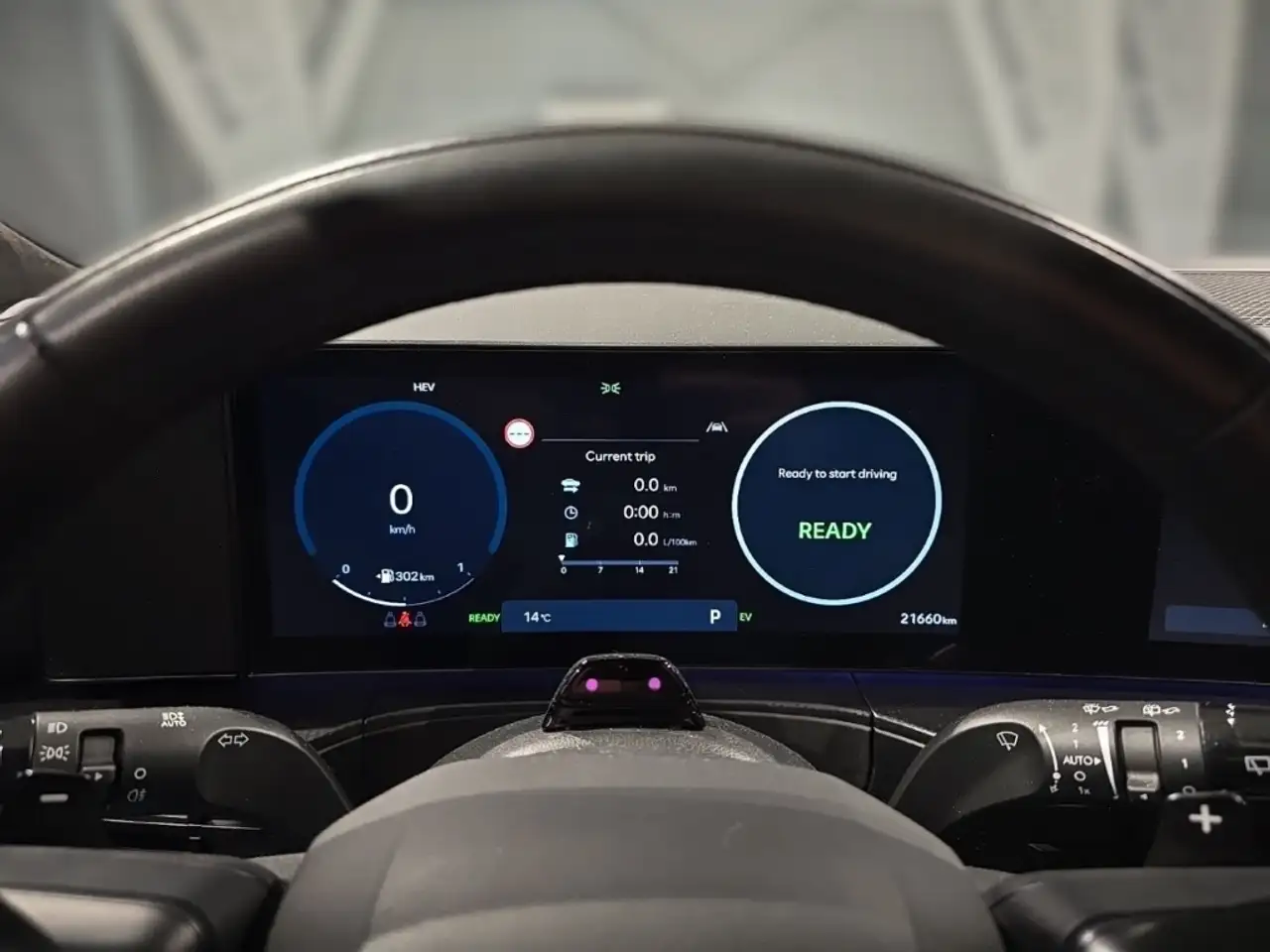 Hyundai SANTA FE 1.6 T-GDI Plug-In Hybrid 4WD Blackline AHK Winterr — Vehicle gallery 11
