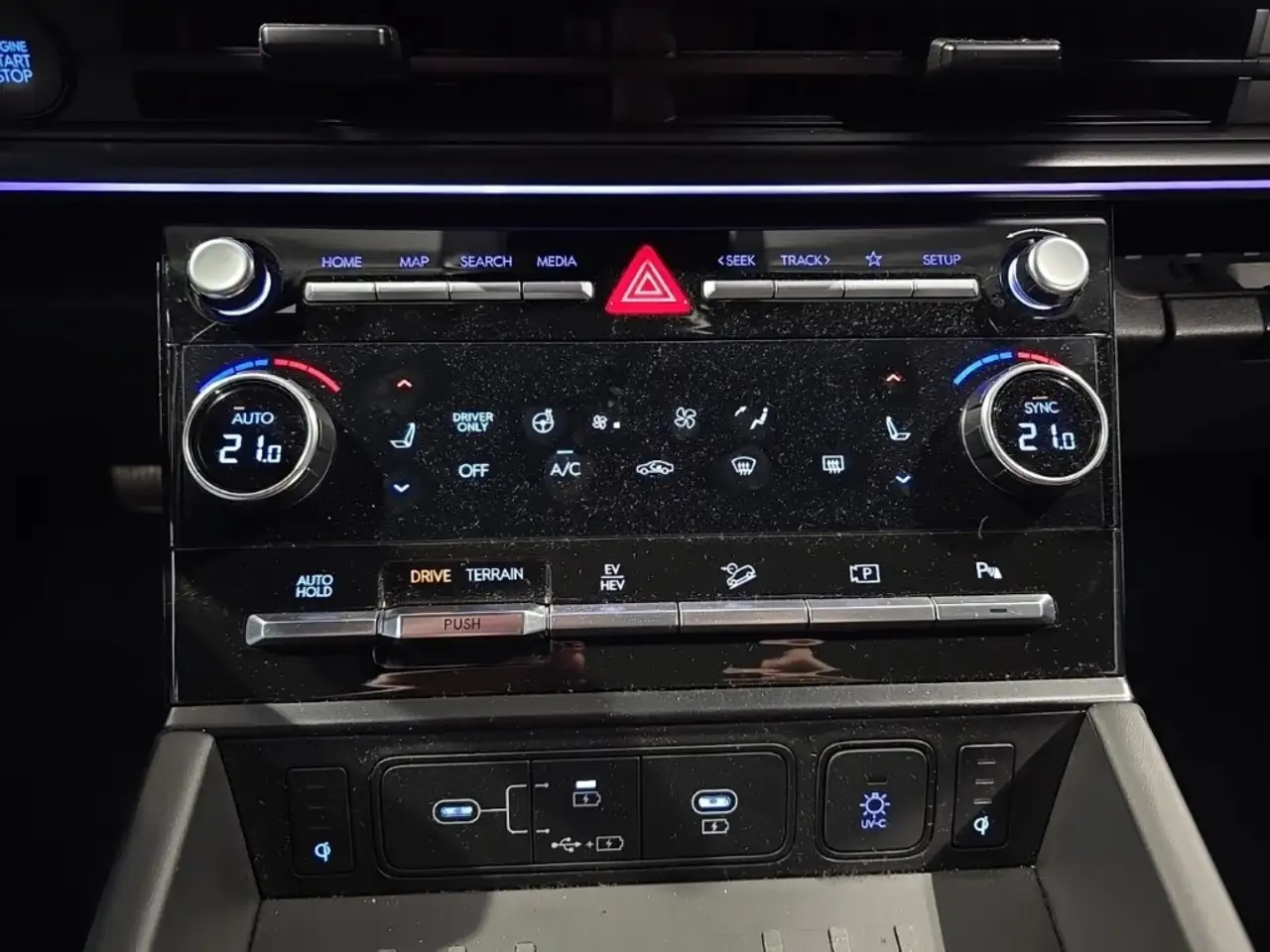 Hyundai SANTA FE 1.6 T-GDI Plug-In Hybrid 4WD Blackline AHK Winterr — Vehicle gallery 13