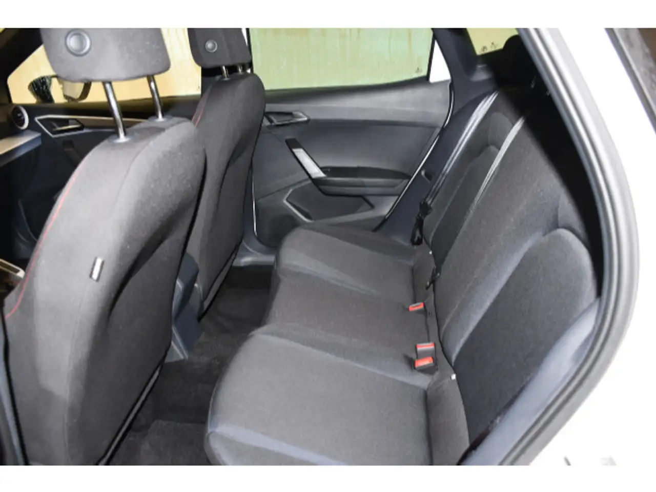 SEAT Arona 1.5 TSI DSG FR Rückfahrkam/LED/AHK — Vehicle gallery 9
