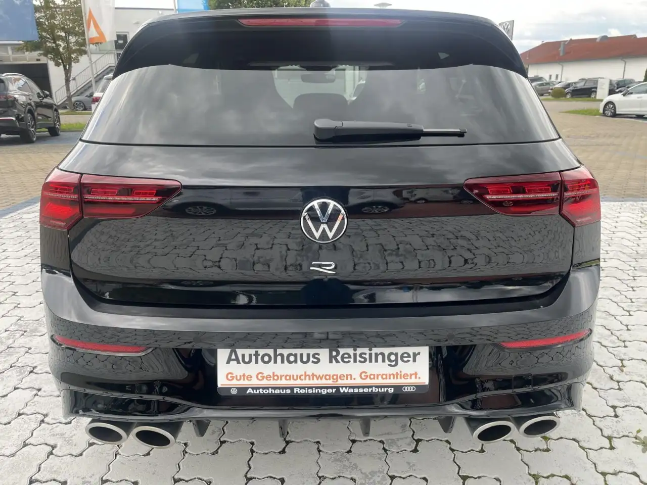 Volkswagen Golf VIII R 2,0 TSI 4Motion DSG (IQ L,RearView,DCC,Head — معرض صور السيارة 4