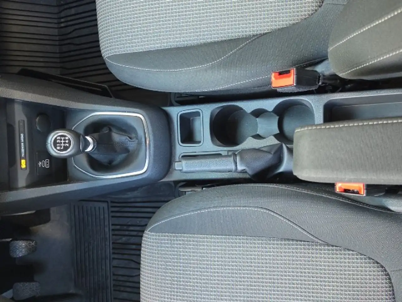 Ford Tourneo Courier Trend — Galerie du véhicule 13