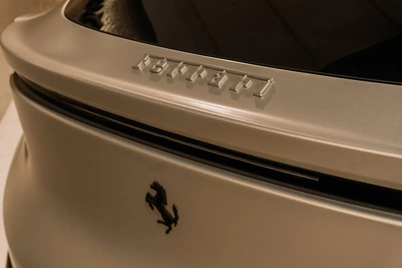 Ferrari Purosangue V12 DCT 4WD * CARBON * PANO * MASSAGE — Vehicle gallery 32