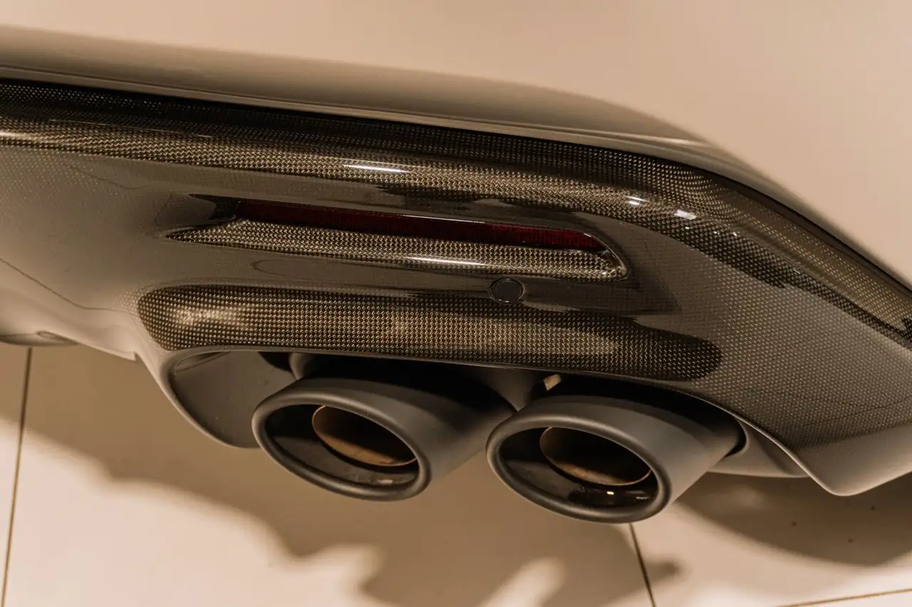 Ferrari Purosangue V12 DCT 4WD * CARBON * PANO * MASSAGE — Vehicle gallery 21