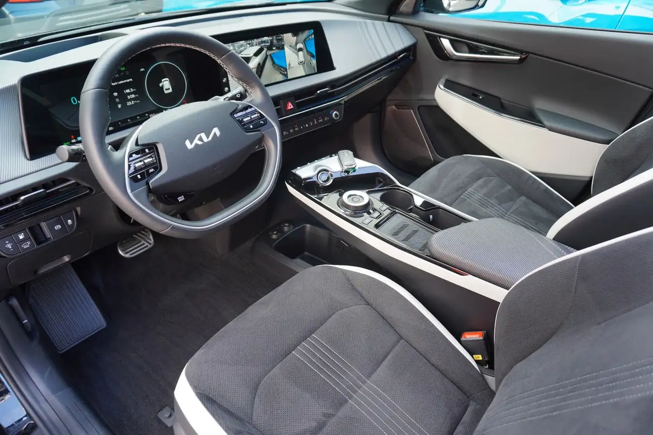 Kia EV6 GT-Line 2WD Design Belüft Glas APP Meridian — معرض صور السيارة 18