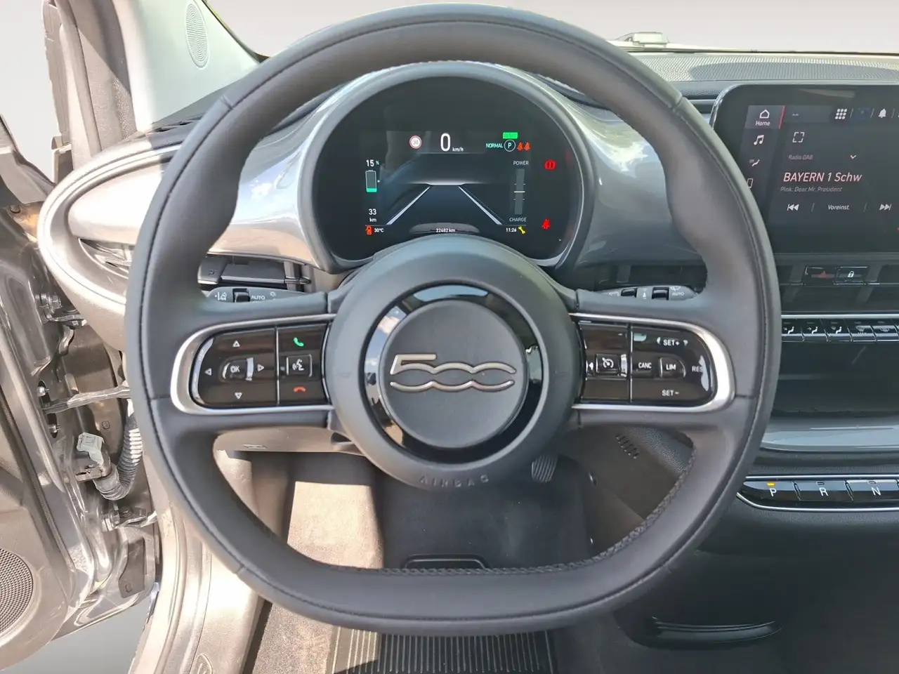 Fiat 500e 500 e Base Allwetterreifen CarPlay Tempomat — Galería del vehículo 15