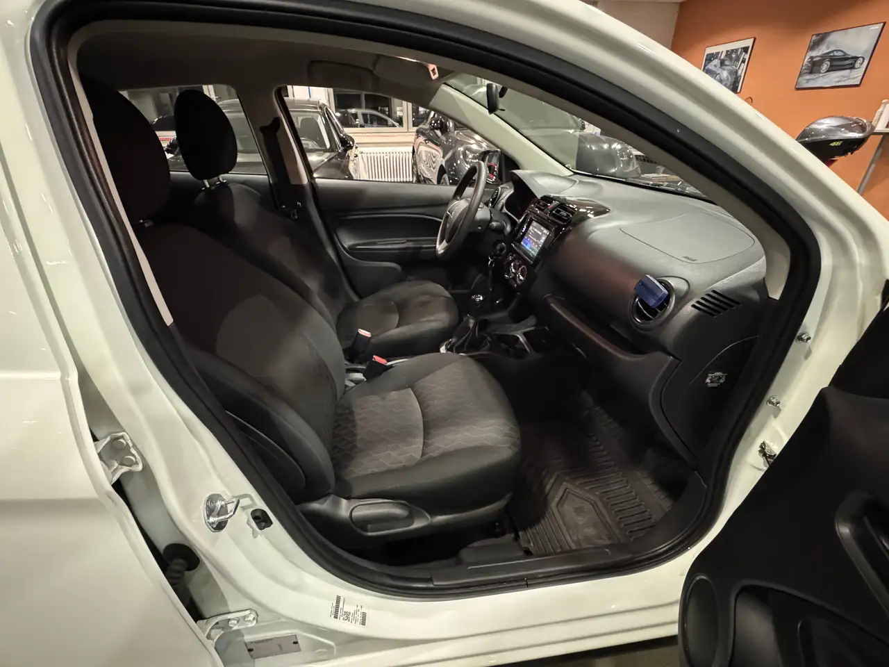 Mitsubishi Space Star Select 1,2i,KLIMA,Servo,ZV mit FUNK,Werksgarantie — معرض صور السيارة 14