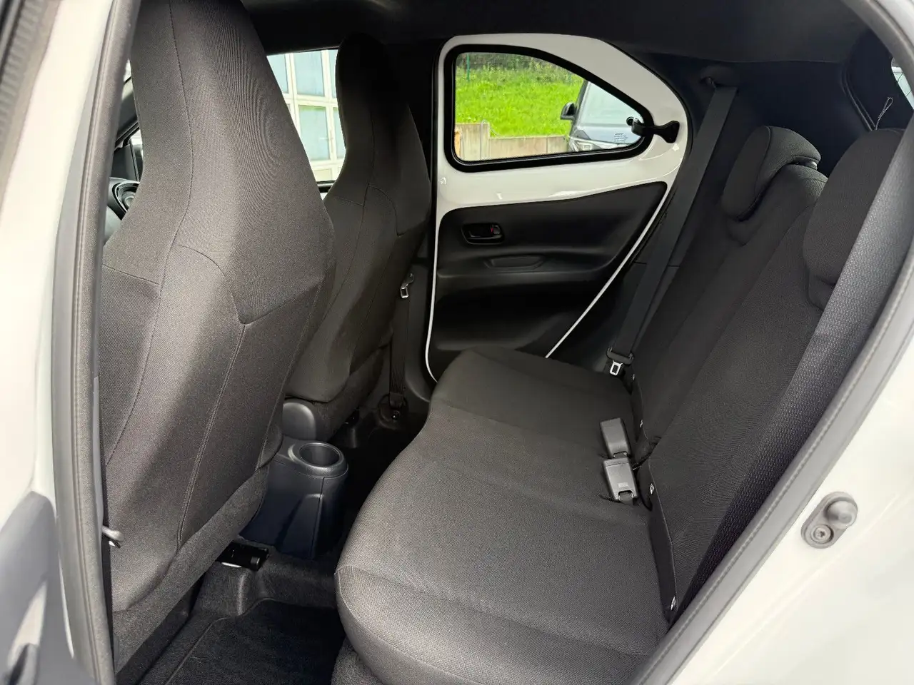 Toyota Aygo X Black&White Aut GRA Rückfahrkamera SHZ — Vehicle gallery 20