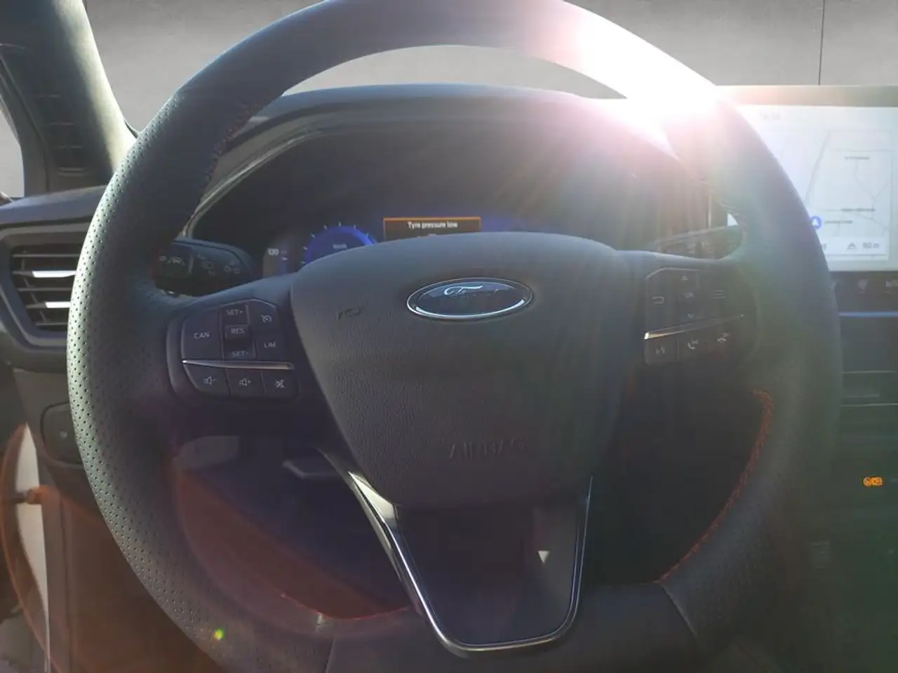 Ford Focus Turnier 1.0 EcoBoost Hybrid Aut. ST-LINE X — Vehicle gallery 11