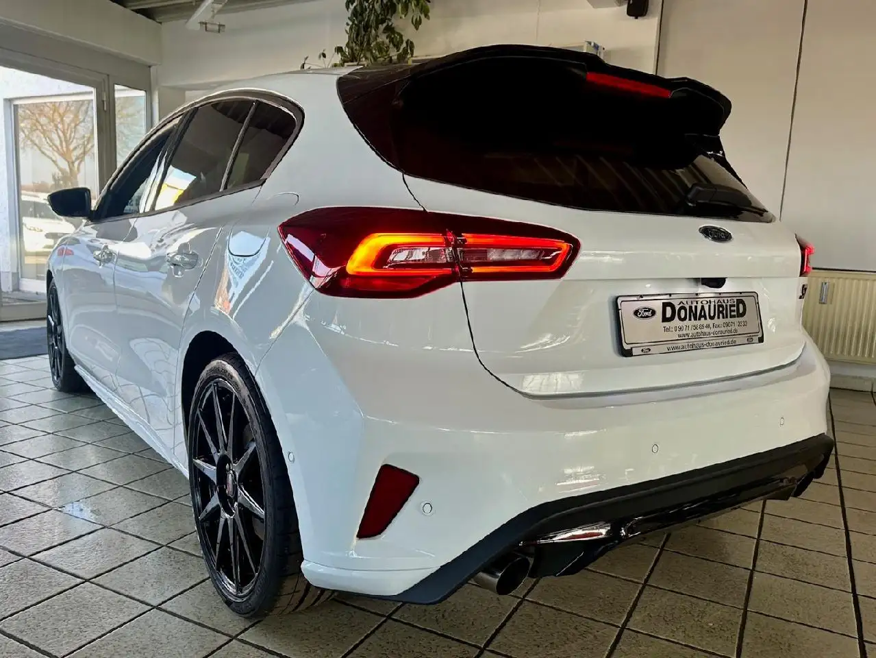 Ford Focus ST X *Vorführwagen* — معرض صور السيارة 4