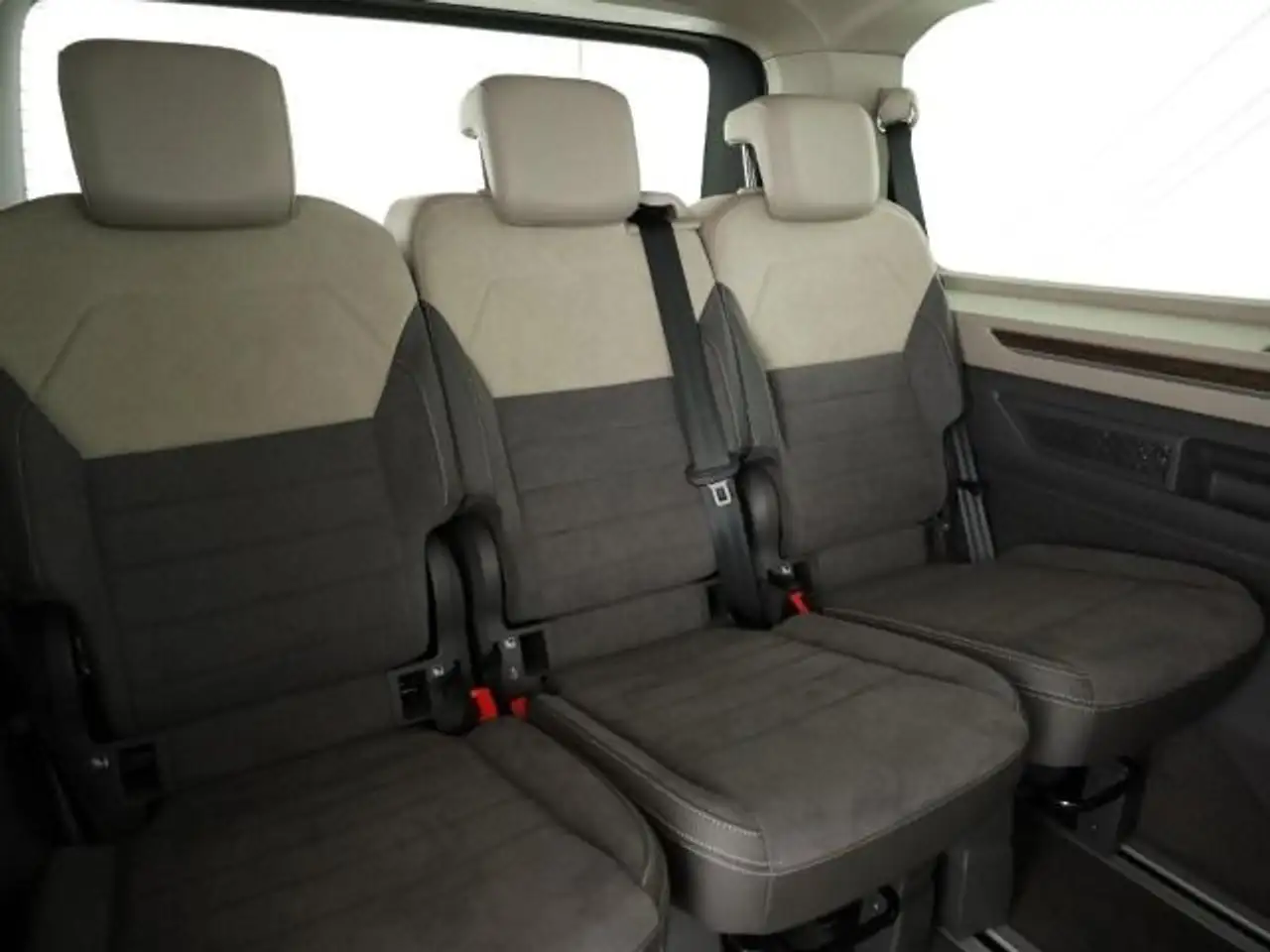 Volkswagen T7 Multivan 2.0 TSI Style lang*1,99% FIN*AHK*PAN — Galería del vehículo 11