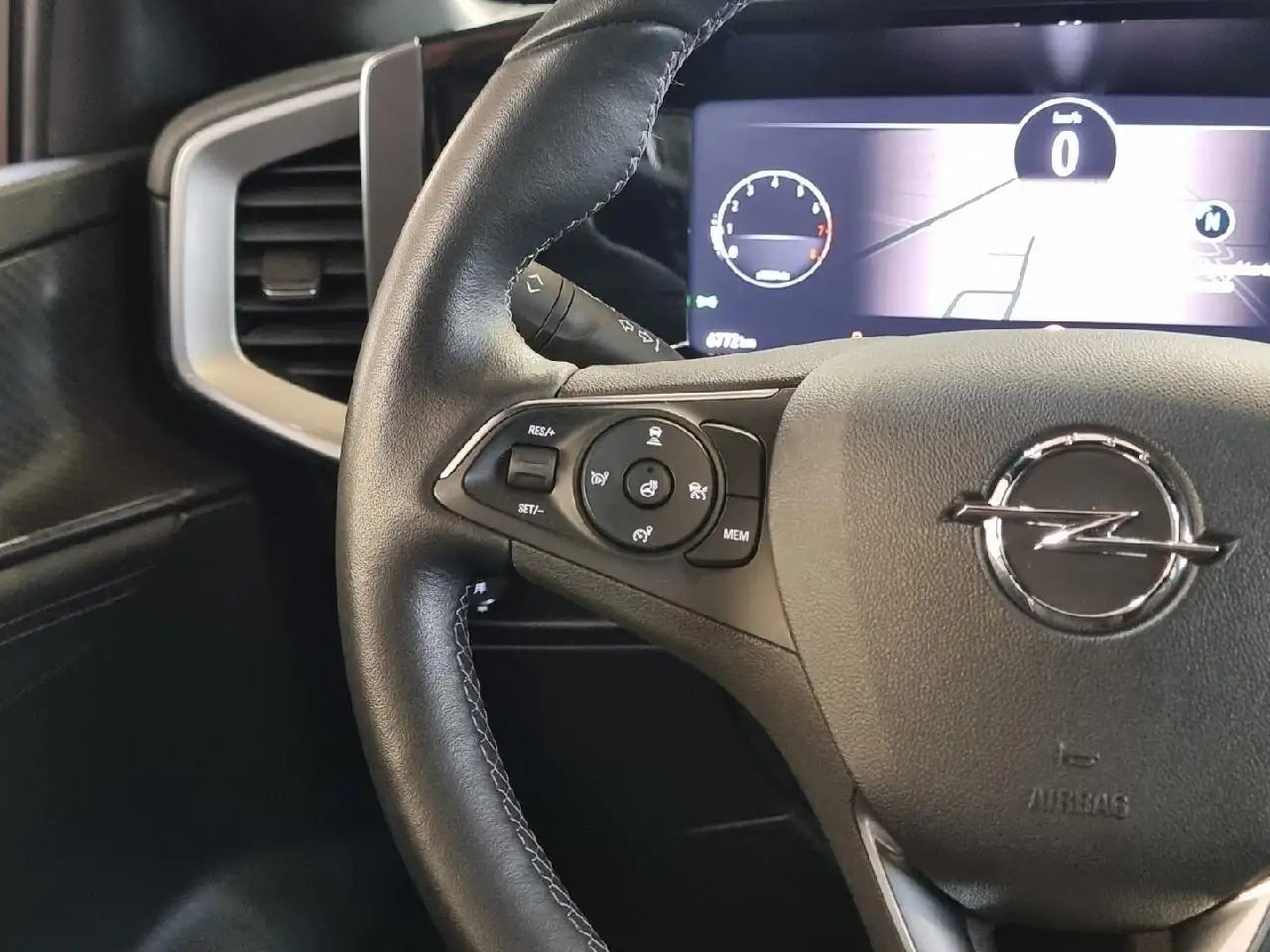 Opel Mokka Ultimate Navi Pro Park&Go Premium uvm — معرض صور السيارة 14