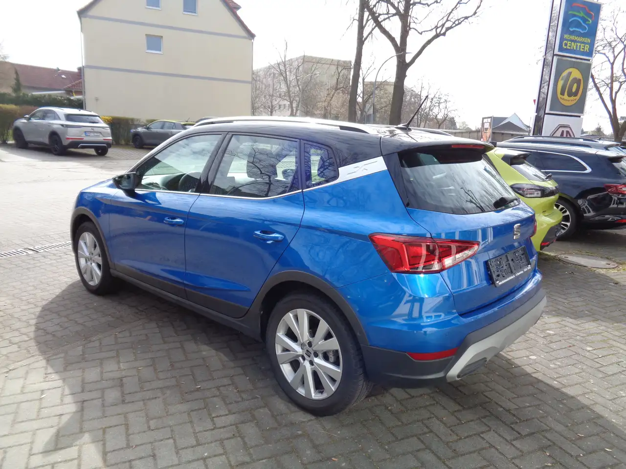 SEAT Arona X-Perience 1.0 TSI DSG LED NAVI PDC RFK SHZ GJR — Vehicle gallery 3