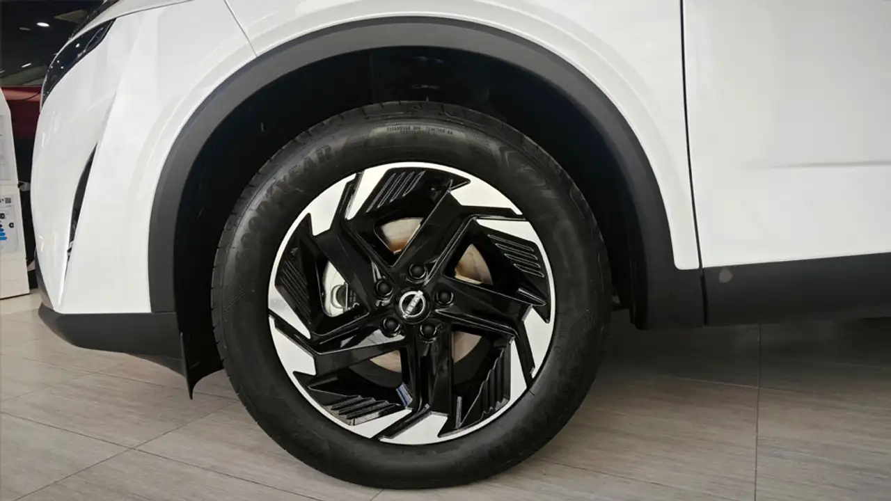 Nissan Qashqai 1.3 DIG-T mHEV 12V N-Connecta 4x2 103kW — معرض صور السيارة 4