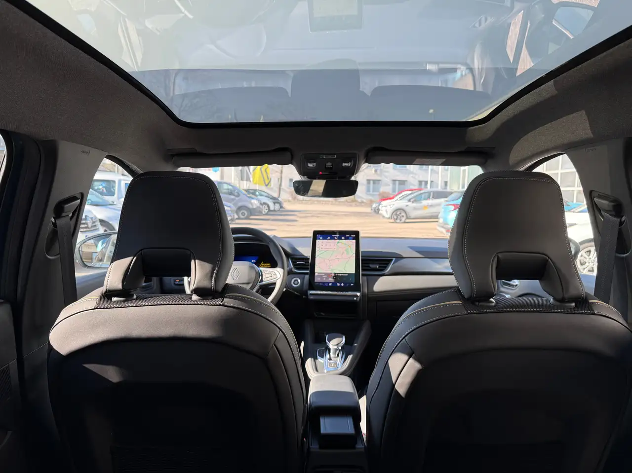Renault Symbioz ICONIC 145 E-Tech Full Hybrid VERFÜGBAR — Galerie du véhicule 12