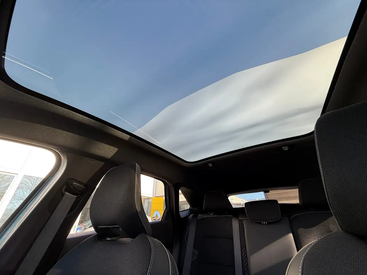 Renault Symbioz ICONIC 145 E-Tech Full Hybrid VERFÜGBAR — Galerie du véhicule 21