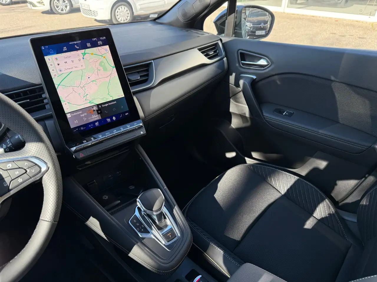 Renault Symbioz ICONIC 145 E-Tech Full Hybrid VERFÜGBAR — Galerie du véhicule 14