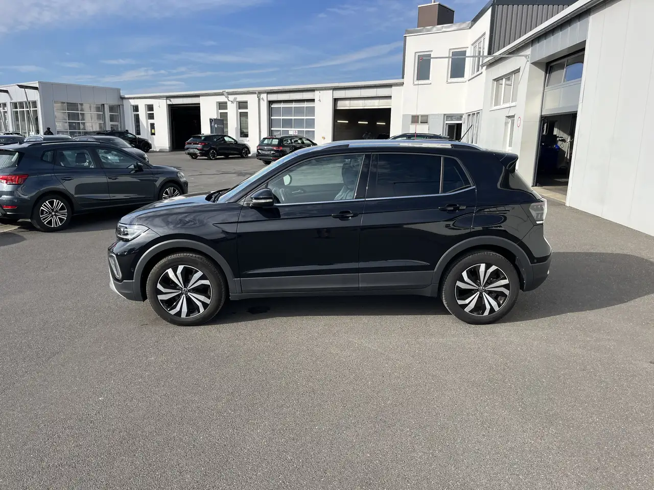 Volkswagen T-Cross 1.5 TSI DSG Style 156€ m.20% Anz. AHK Navi Trave — معرض صور السيارة 3