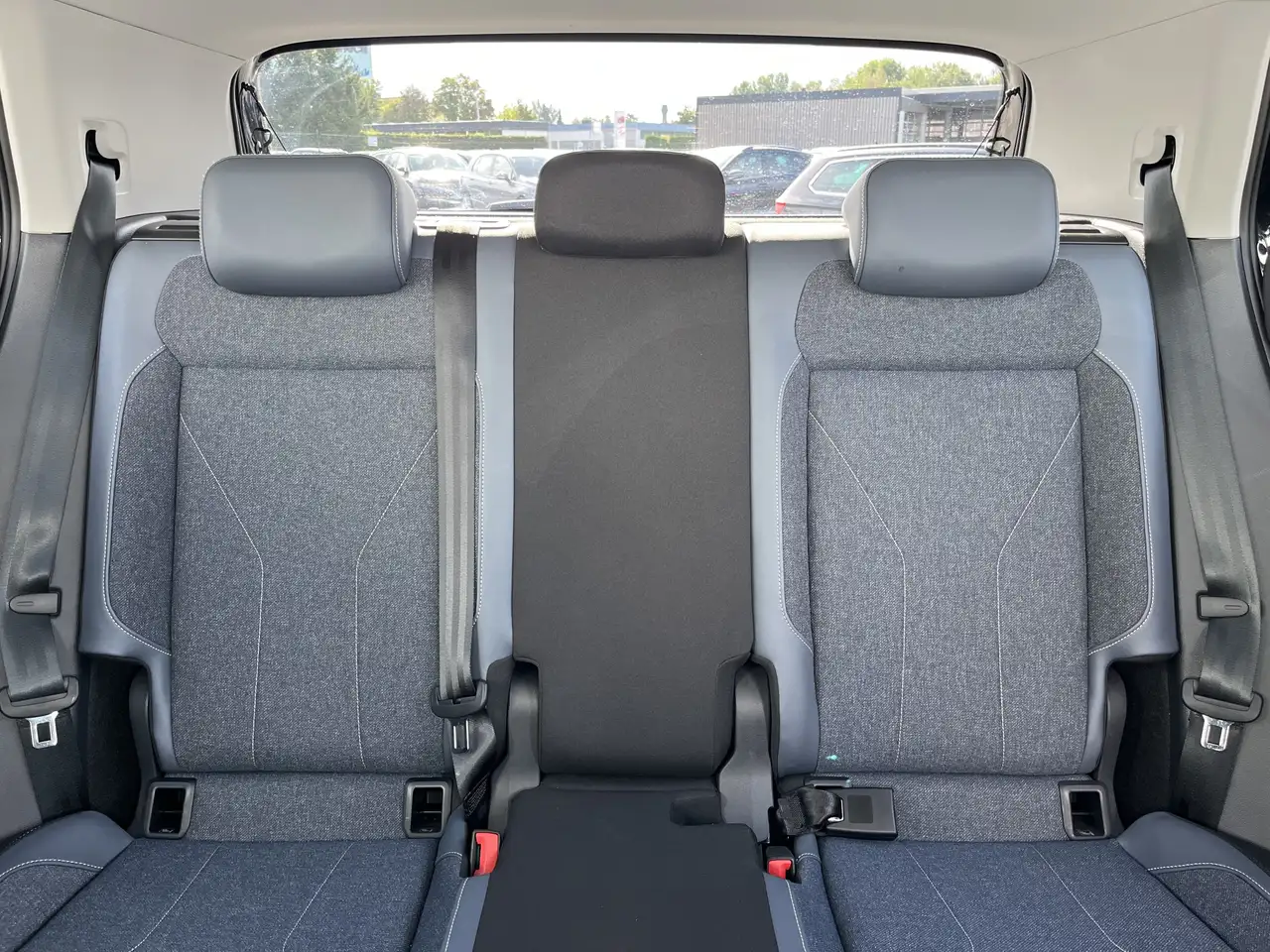 Volkswagen T-Cross 1.5 TSI DSG Style 156€ m.20% Anz. AHK Navi Trave — معرض صور السيارة 17