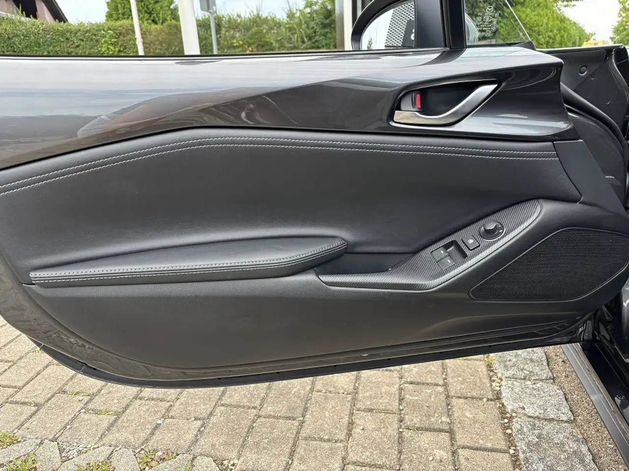 Mazda MX-5 RF SKYACTIV-G 132 EXCLUSIVE-LINE Driver Assistance — Galería del vehículo 9