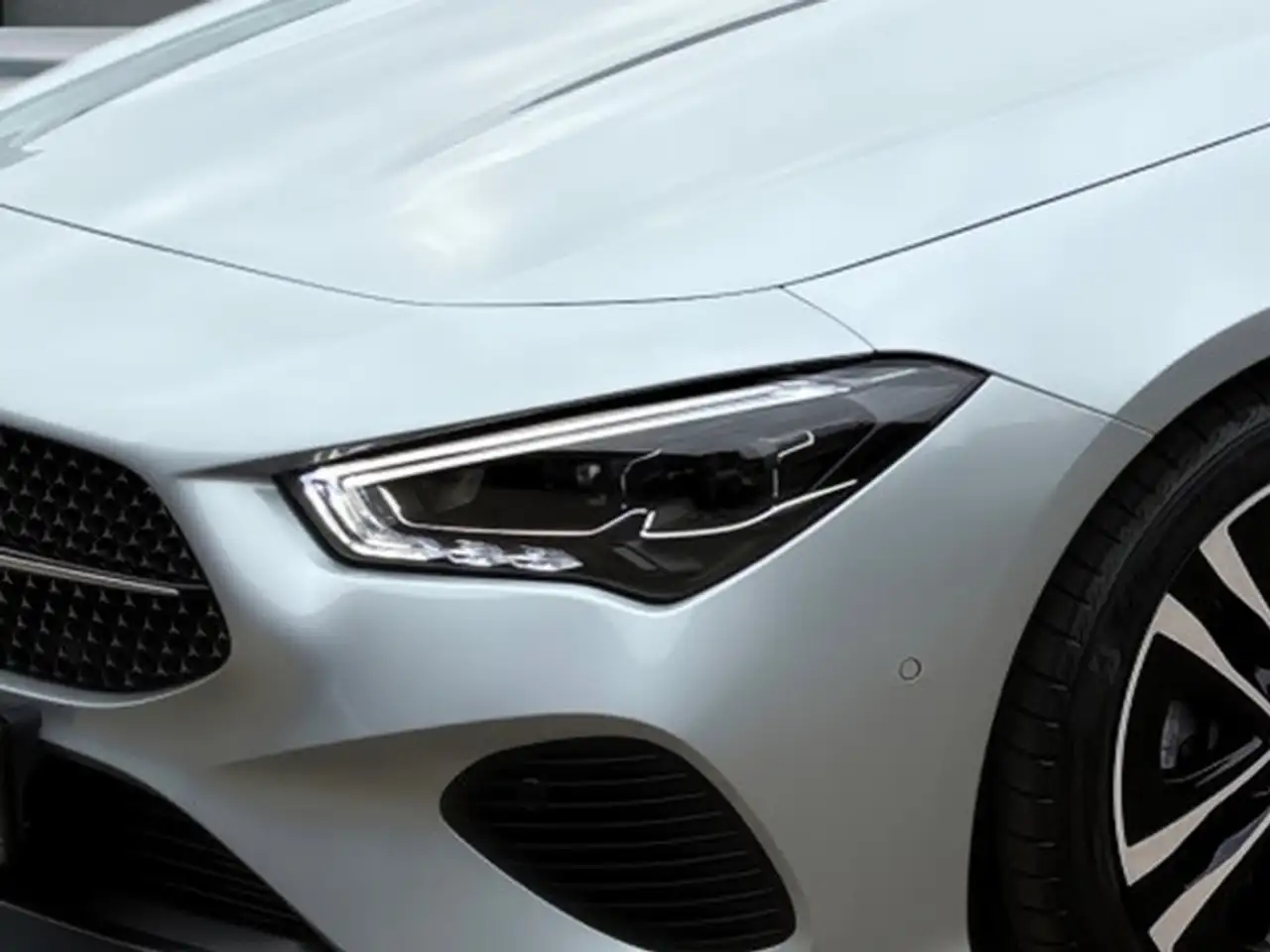 Mercedes-Benz CLA 180 SB Progr. Panorama Multibeam Night 360° — Galerie du véhicule 2