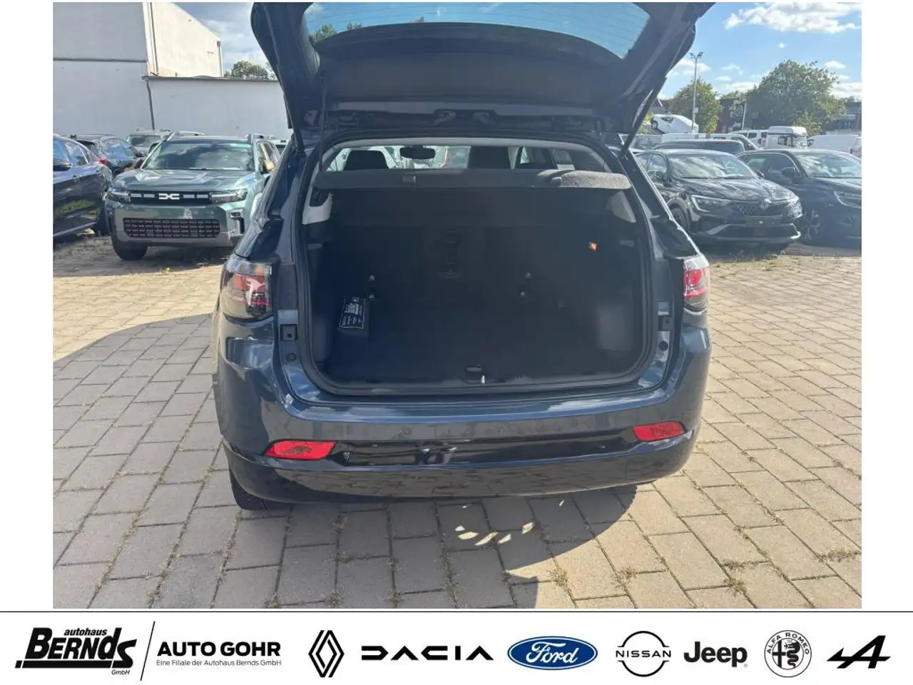 Jeep Compass 1.5 GSE T4 48V e-Hybrid AUTOMATIK S LEDER R-KAMERA — Galerie du véhicule 6