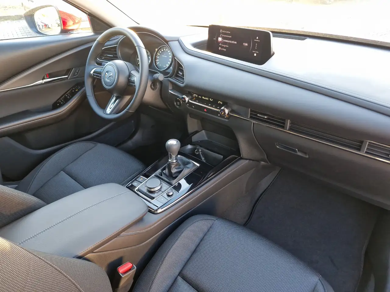 Mazda CX-30 2.5L e-SKYACTIV G 140ps MATRIX LED LENKRADHEIZUNG — معرض صور السيارة 11