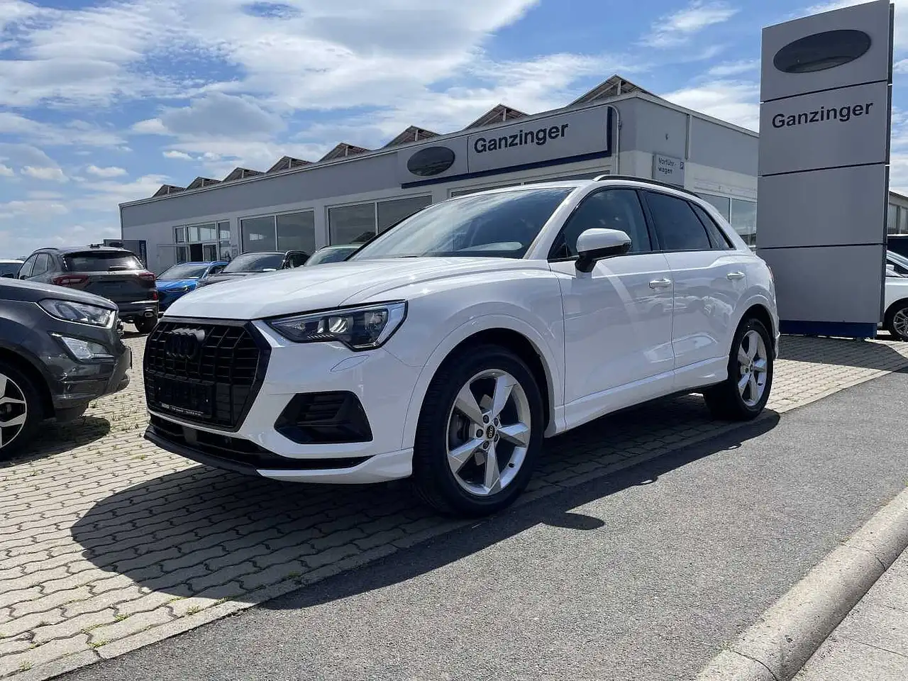 Audi Q3 35 TFSI S tronic advanced, GARANTIE+AHK+STANDHEIZU — Heidenfeld