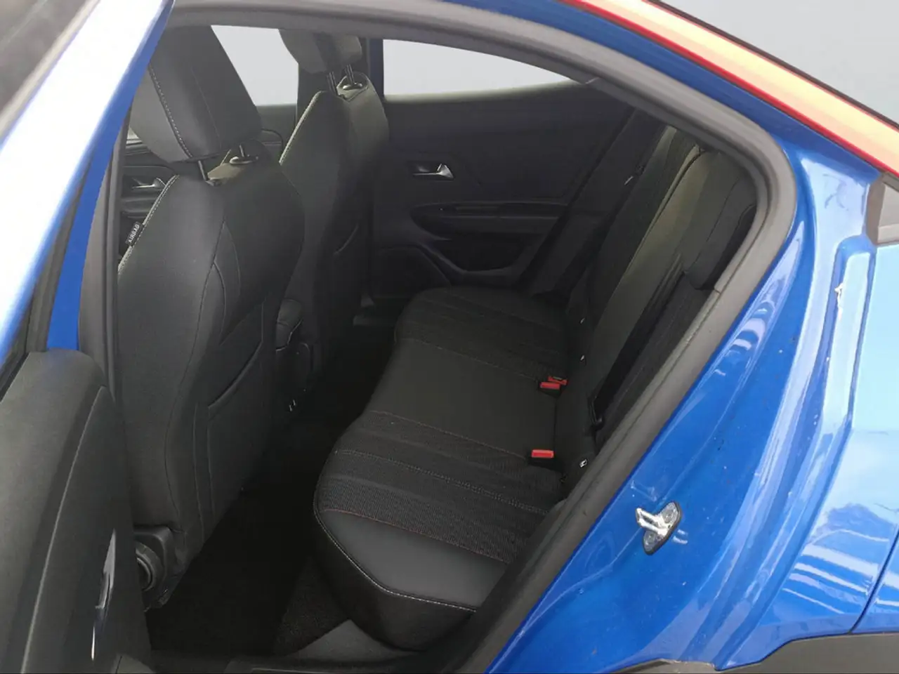 Opel Mokka 1.2 GS Line LED PDC SITZHEIZUNG NAVI — Vehicle gallery 9