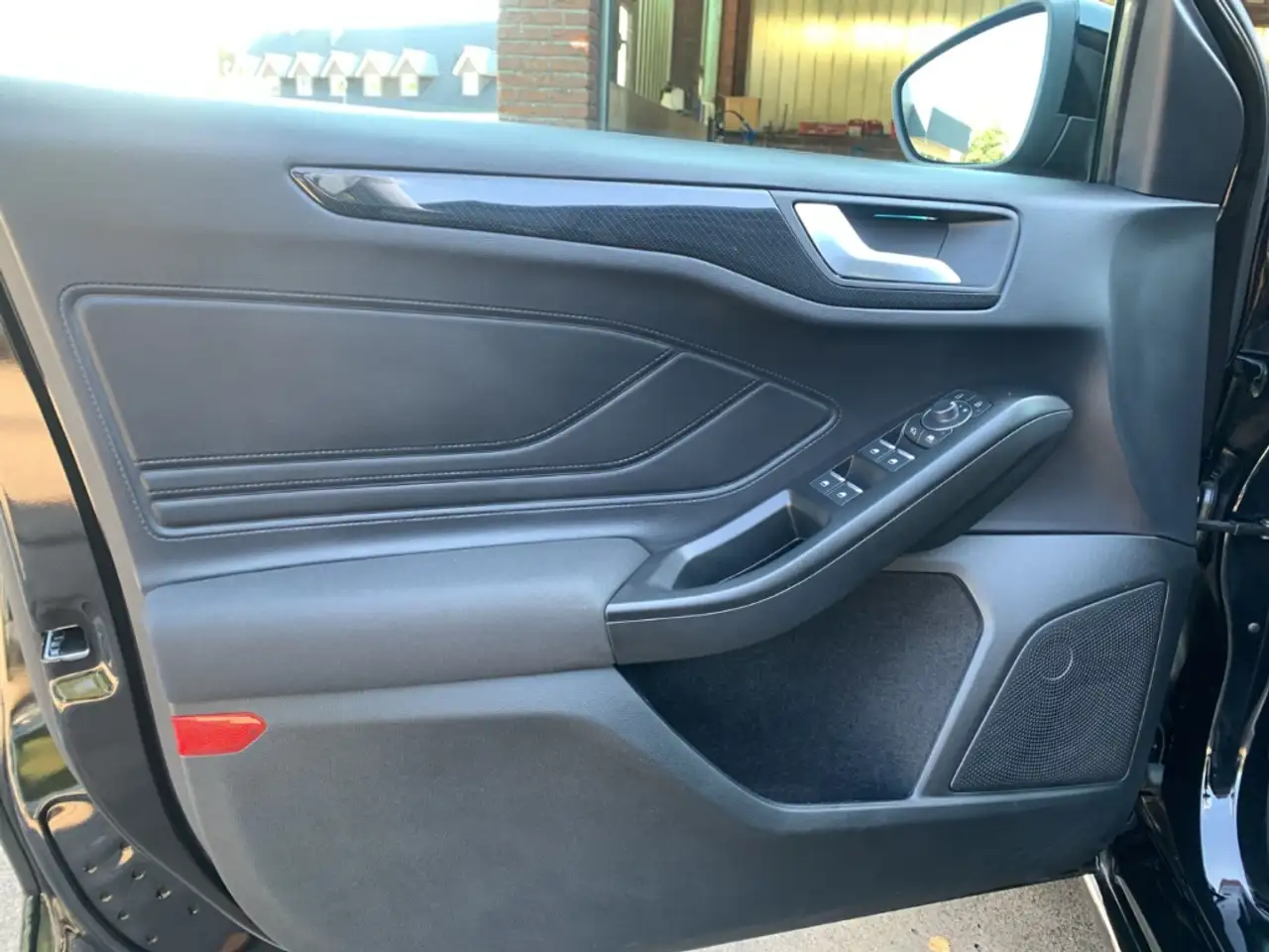 Ford Focus ST-Line X 1.0 EcoBoost Mild-Hybrid EU6d El. Panoda — معرض صور السيارة 16