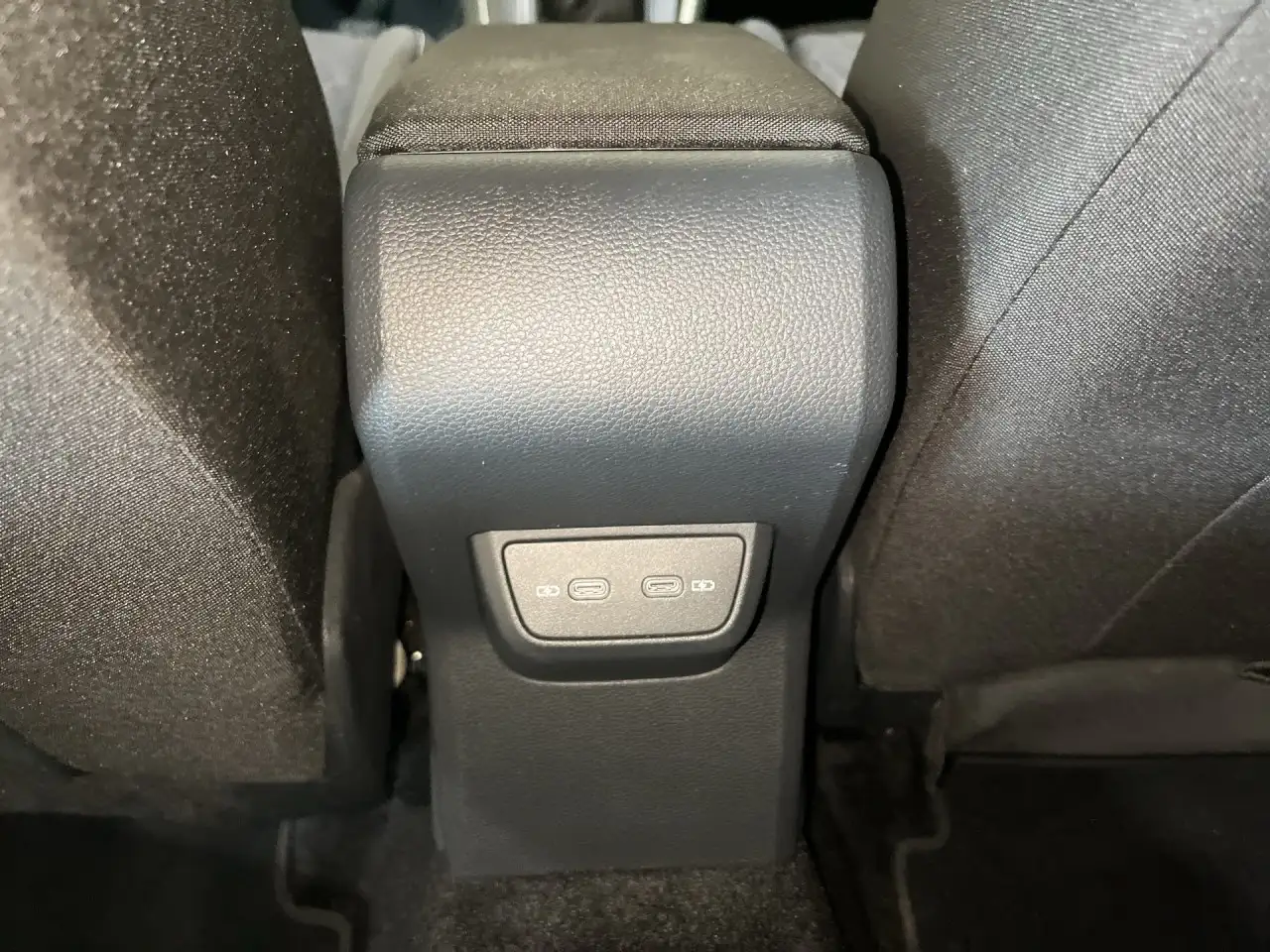 Volkswagen Polo Move 1.0 5-Gang APPC SHZ Klima Einparkhilfe — Vehicle gallery 9
