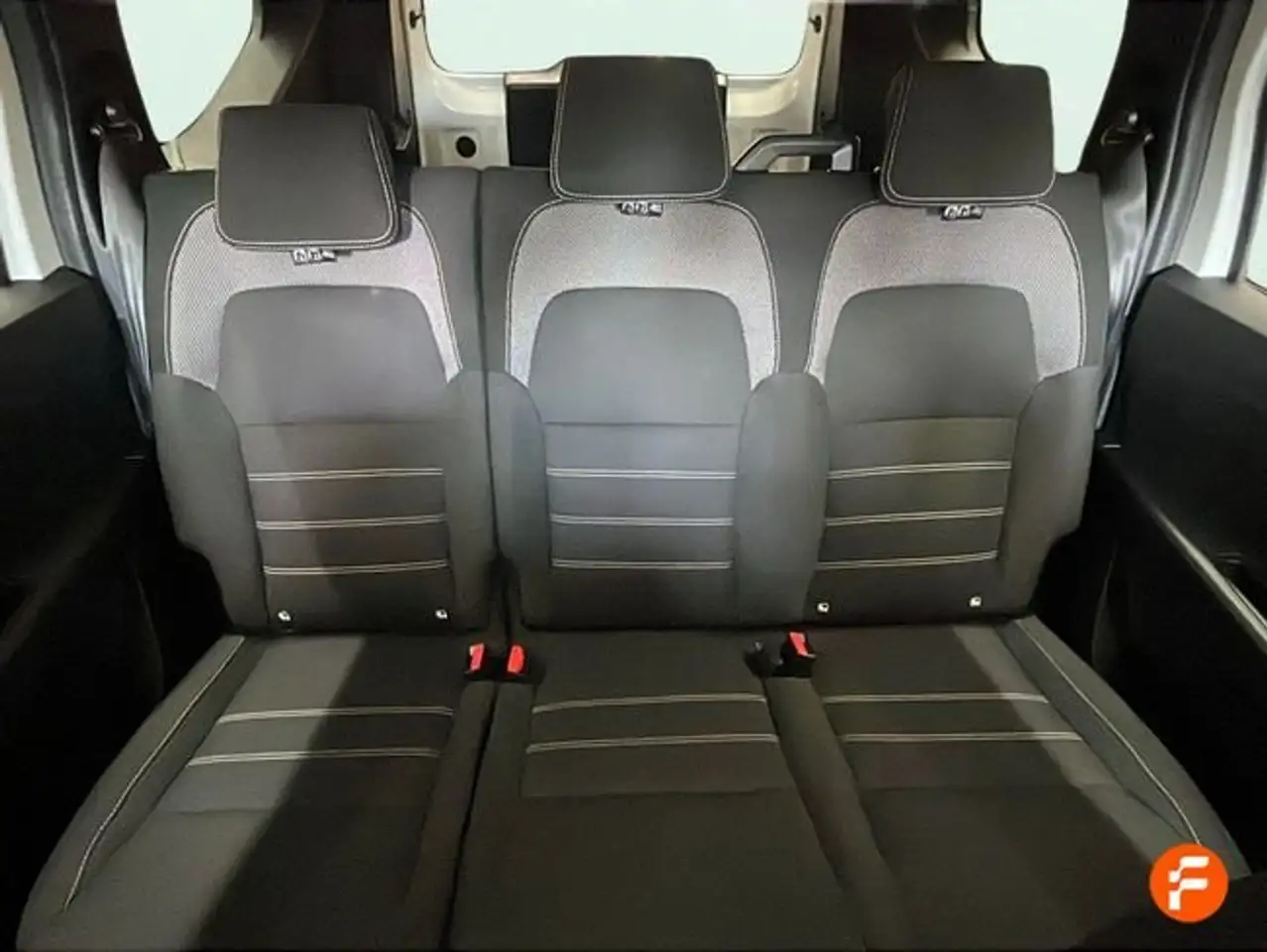 Dacia Jogger 1.0 TCe Expression 81kW 7pl. — معرض صور السيارة 19