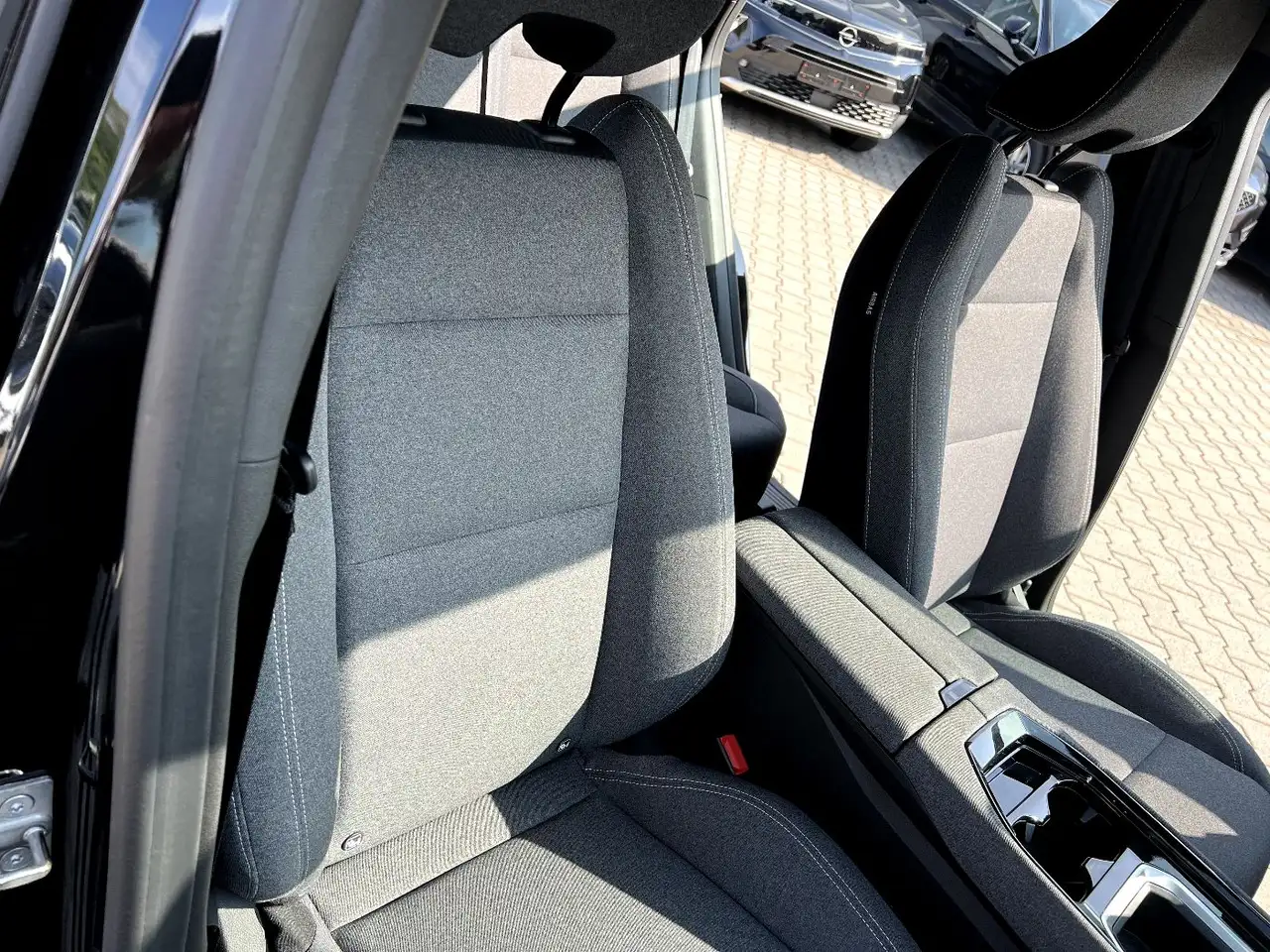 Renault Austral 1.3 TCe 160 Evolution *LED Navi Sitzh.* — Galería del vehículo 22