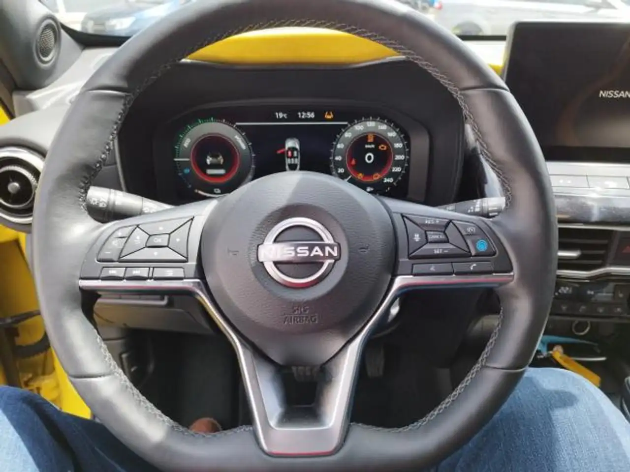 Nissan Juke N-SPORT HYBRID 143PS TECH LEDER BOSE GARANTIE — معرض صور السيارة 7