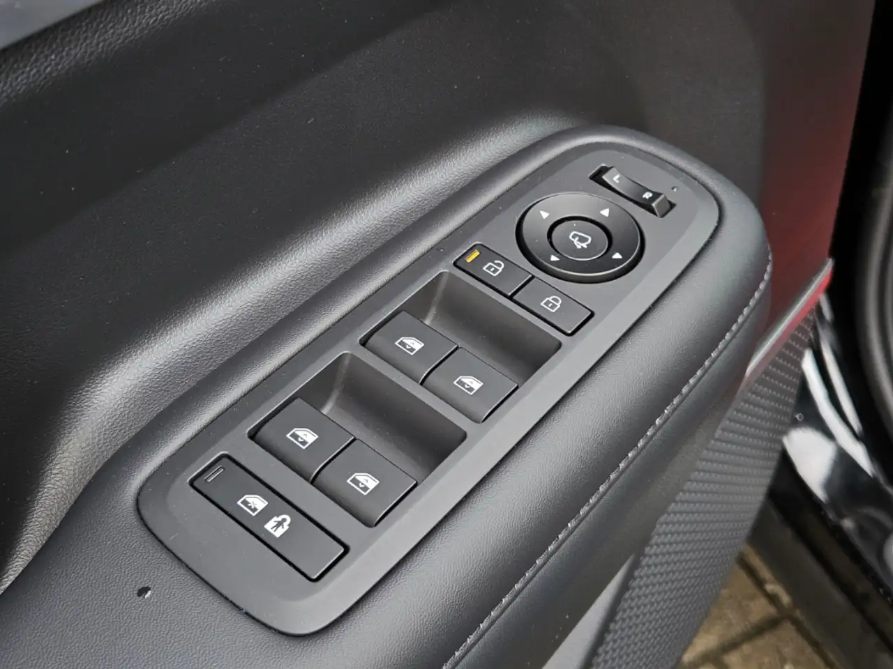 Hyundai SANTA FE Hybrid 1.6 T-GDI 4WD SIGNATURE, Technik & Komfort — معرض صور السيارة 25