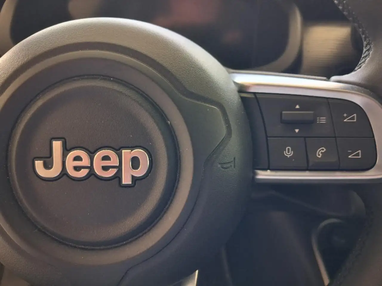 Jeep Avenger 1.2 G 74KW ALTITUDE 5P — Vehicle gallery 19