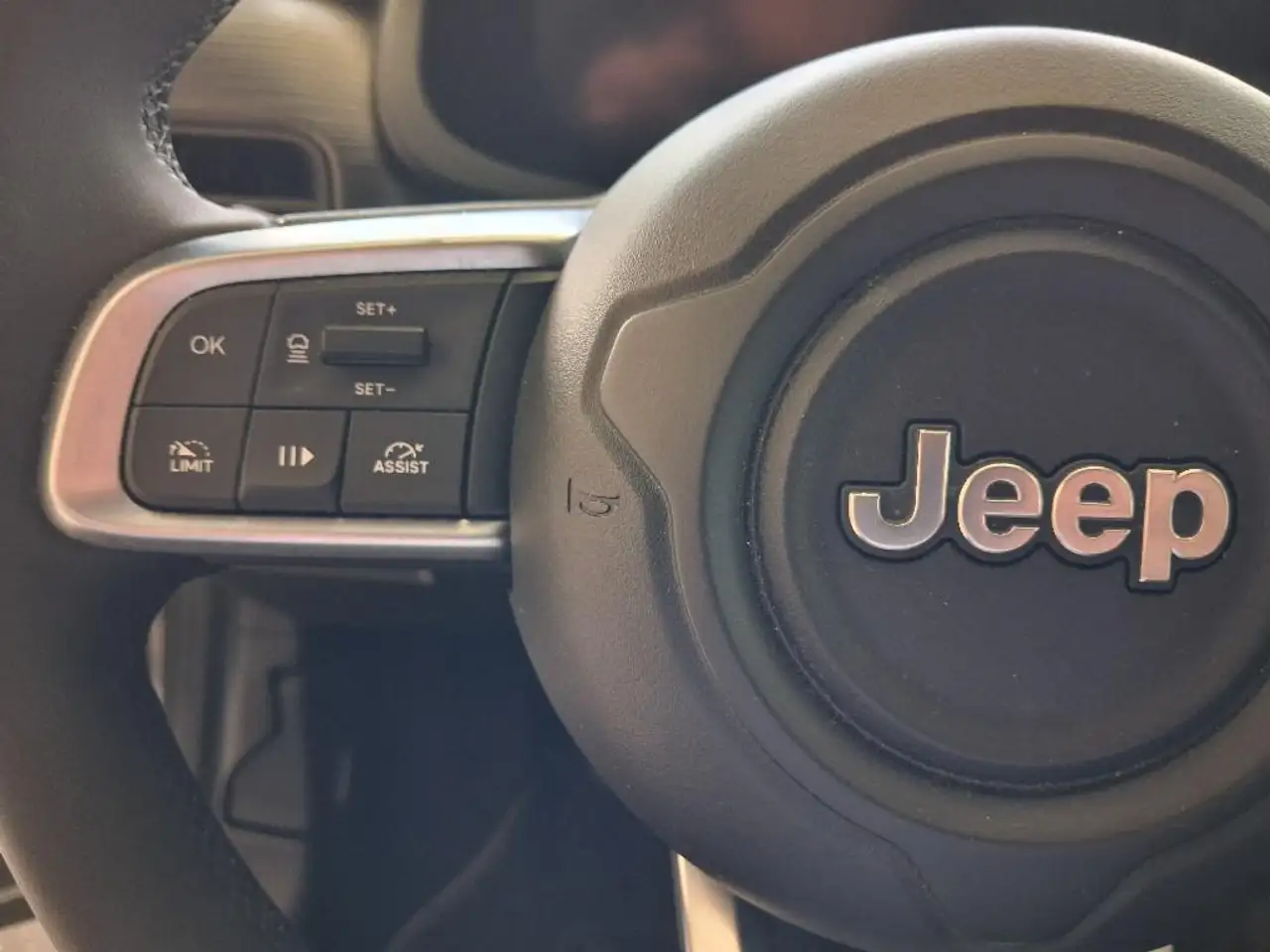 Jeep Avenger 1.2 G 74KW ALTITUDE 5P — Vehicle gallery 18