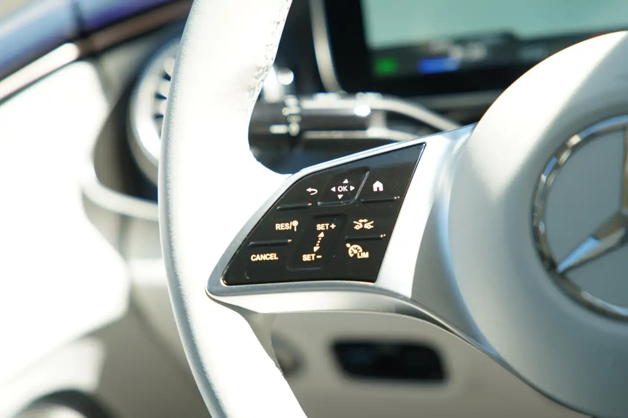 Mercedes-Benz EQE 350 EQE 350 4MATIC Memory Keyless 360° Kamera Burmester — Galerie du véhicule 20