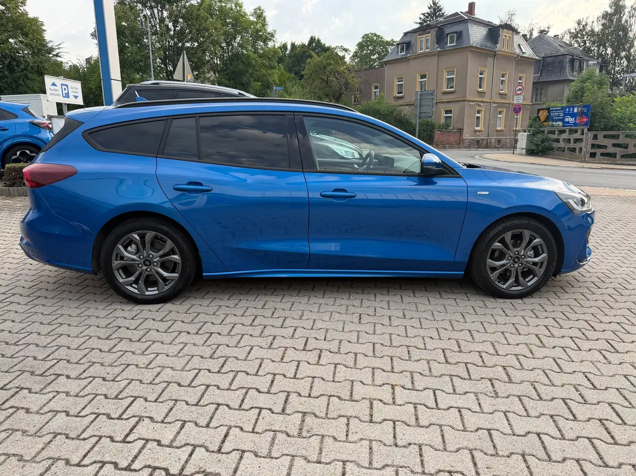 Ford Focus ST-Line LED/KAMERA/TWA/AHK/NAV — معرض صور السيارة 4
