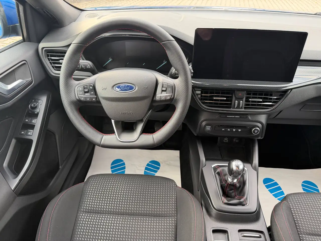 Ford Focus ST-Line LED/KAMERA/TWA/AHK/NAV — معرض صور السيارة 11