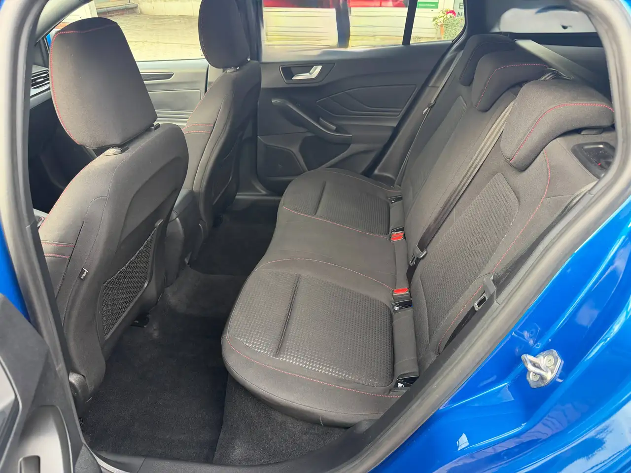 Ford Focus ST-Line LED/KAMERA/TWA/AHK/NAV — معرض صور السيارة 15