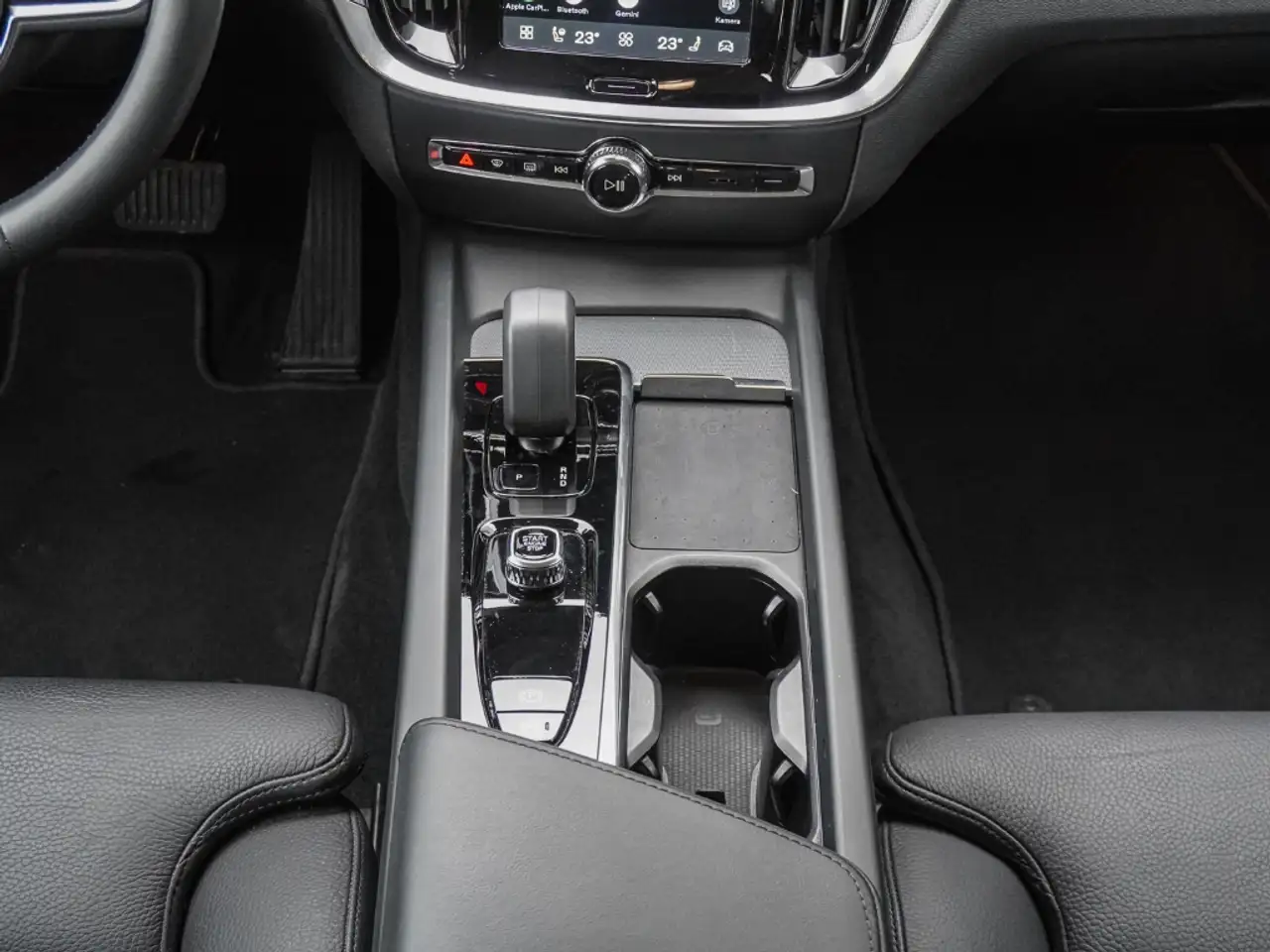 Volvo V60 Kombi Core B3 Benzin EU6d AHK Digitales Cockpit Me — Vehicle gallery 9