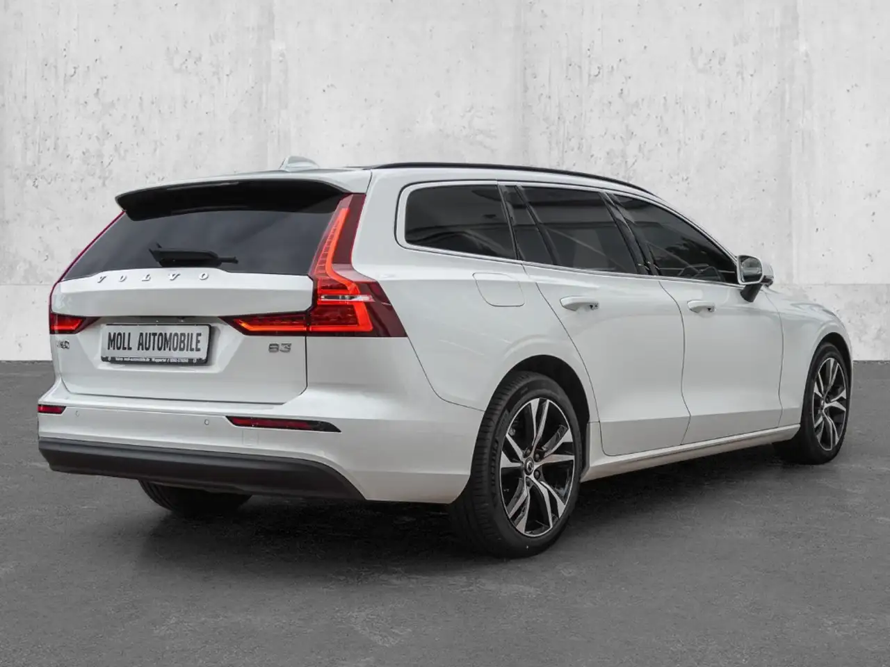 Volvo V60 Kombi Core B3 Benzin EU6d AHK Digitales Cockpit Me — Vehicle gallery 2
