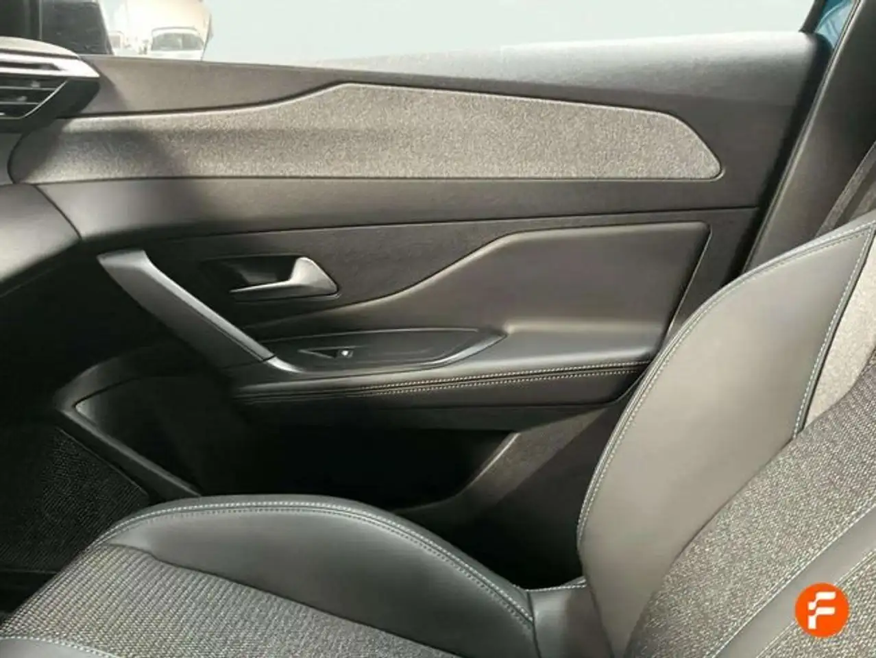 Peugeot 308 1.2 PureTech S&S Allure 130 — Galería del vehículo 15