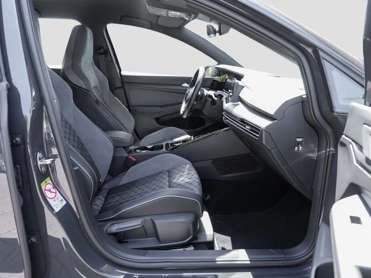 Volkswagen Golf 1.5 eTSI DSG R-Line LED-Sch., App-Con., Tel., P... — Galería del vehículo 9
