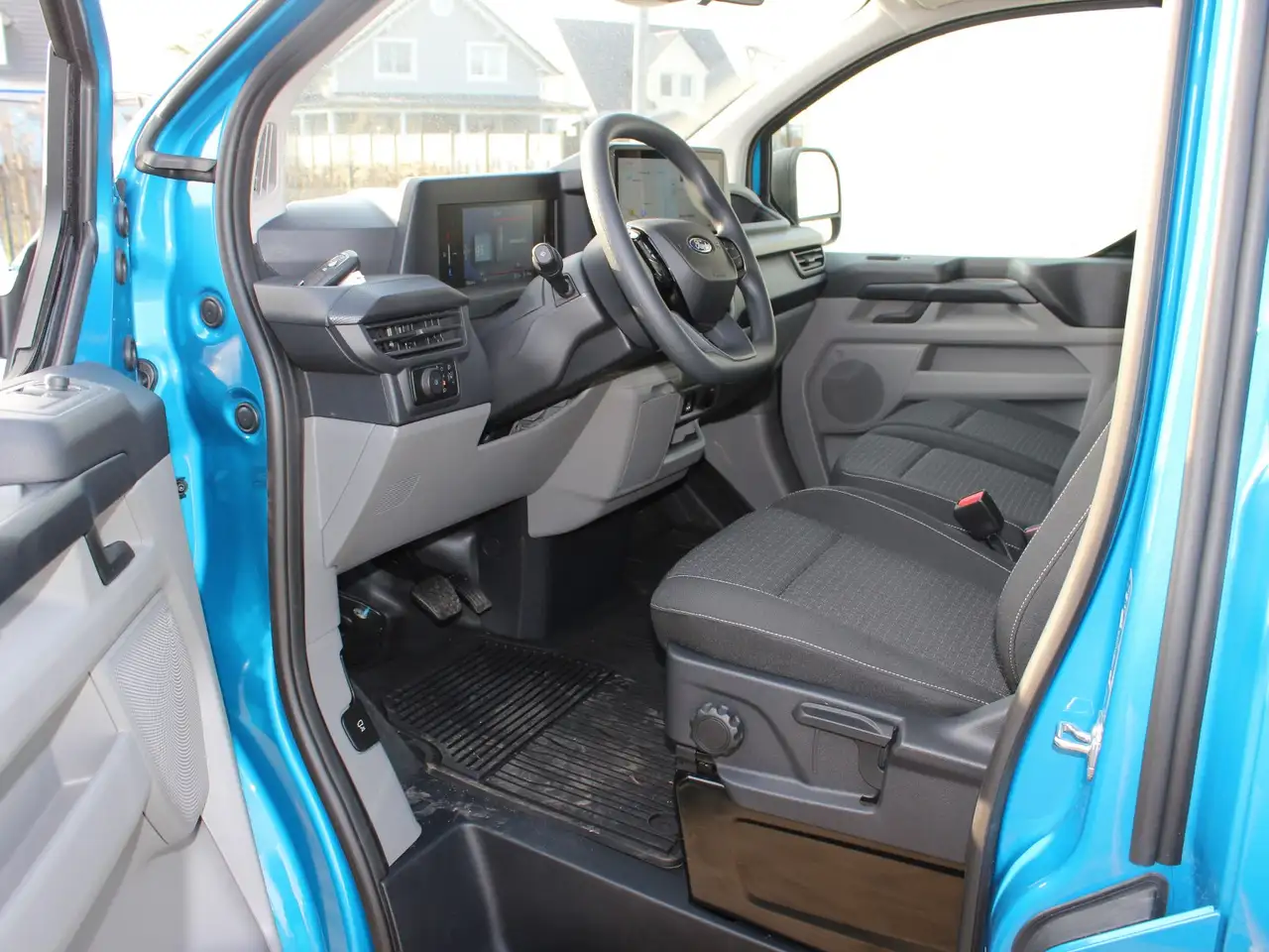 Ford Transit Custom E 340 L1 RWD Trend — Galería del vehículo 3
