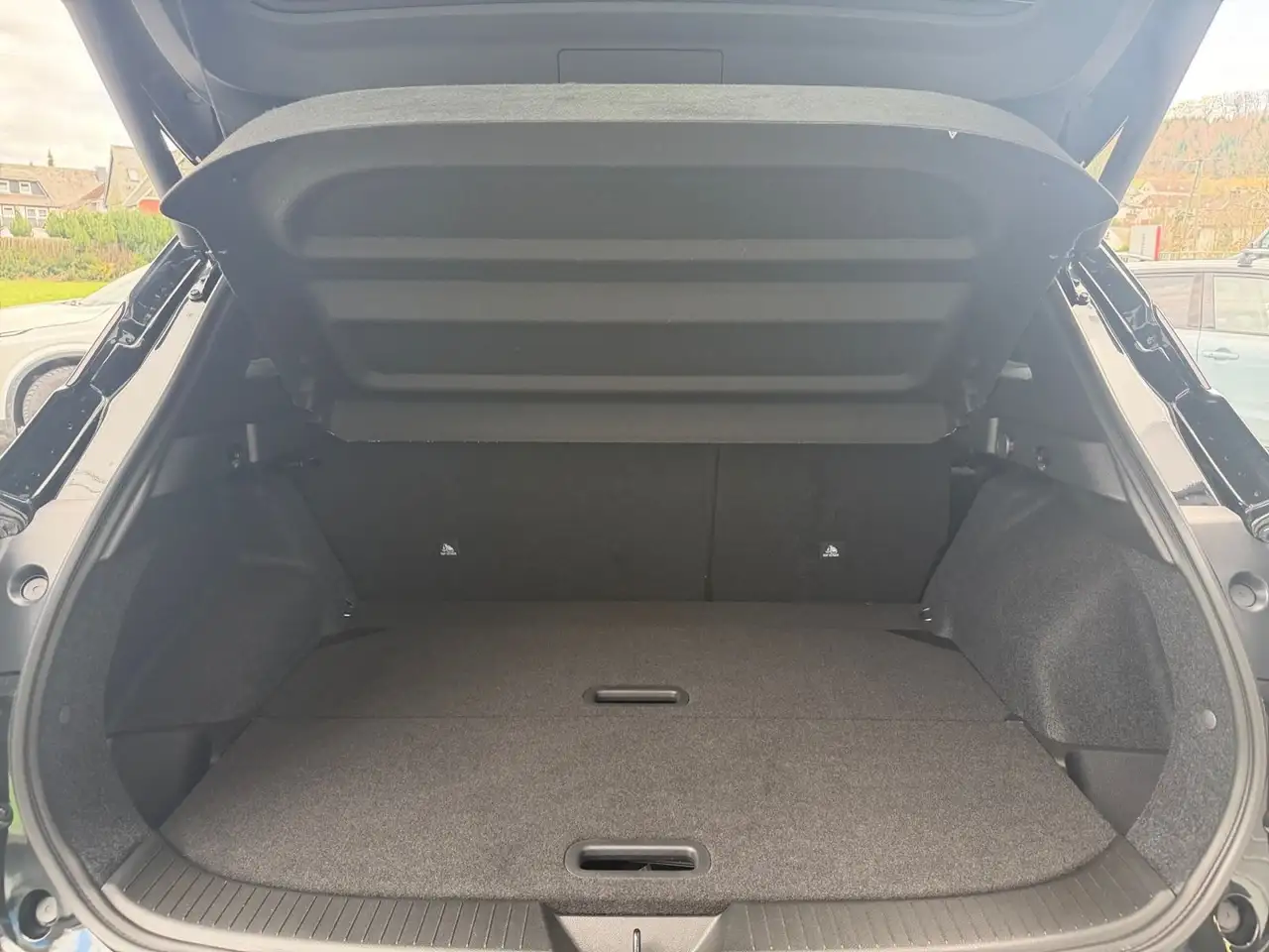 Nissan Qashqai 1.3 DIG-T Tekna+, HUD, Leder, BOSE, AHK — Galería del vehículo 13
