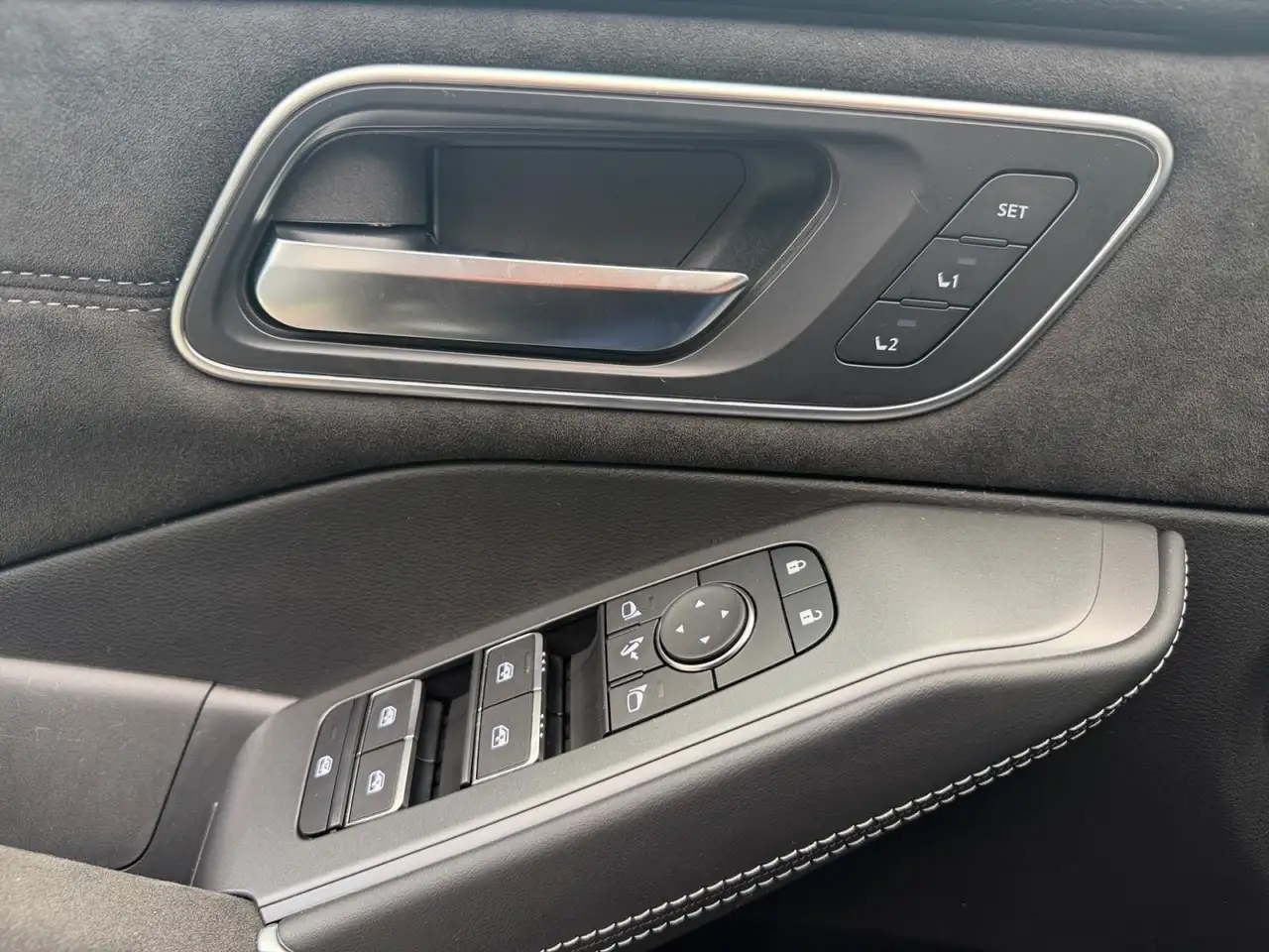 Nissan Qashqai 1.3 DIG-T Tekna+, HUD, Leder, BOSE, AHK — Galería del vehículo 16