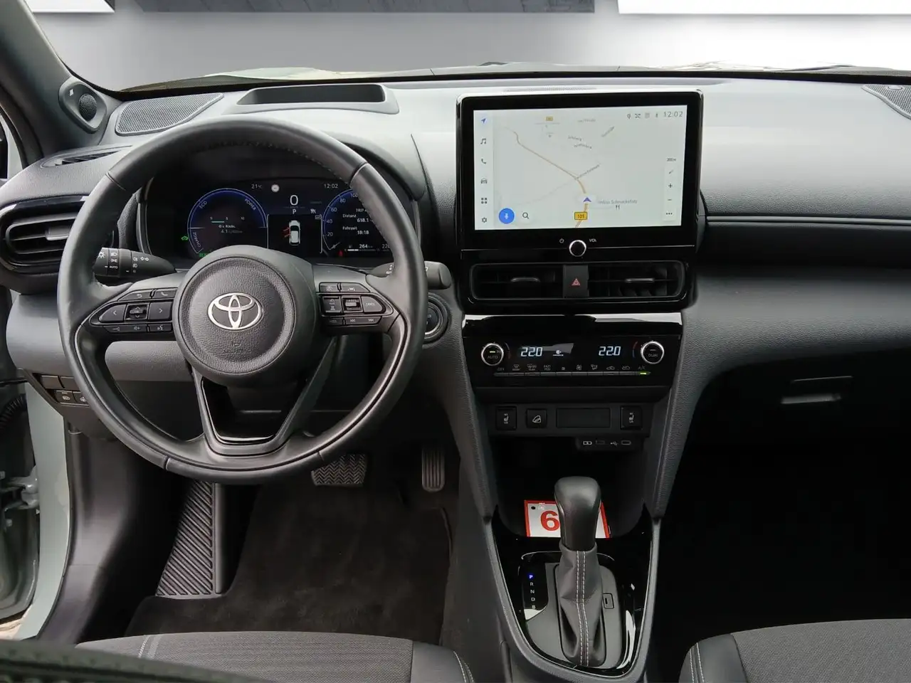 Toyota Yaris Cross_Allrad Premiere Edition Hybrid Headup-Displa — معرض صور السيارة 10