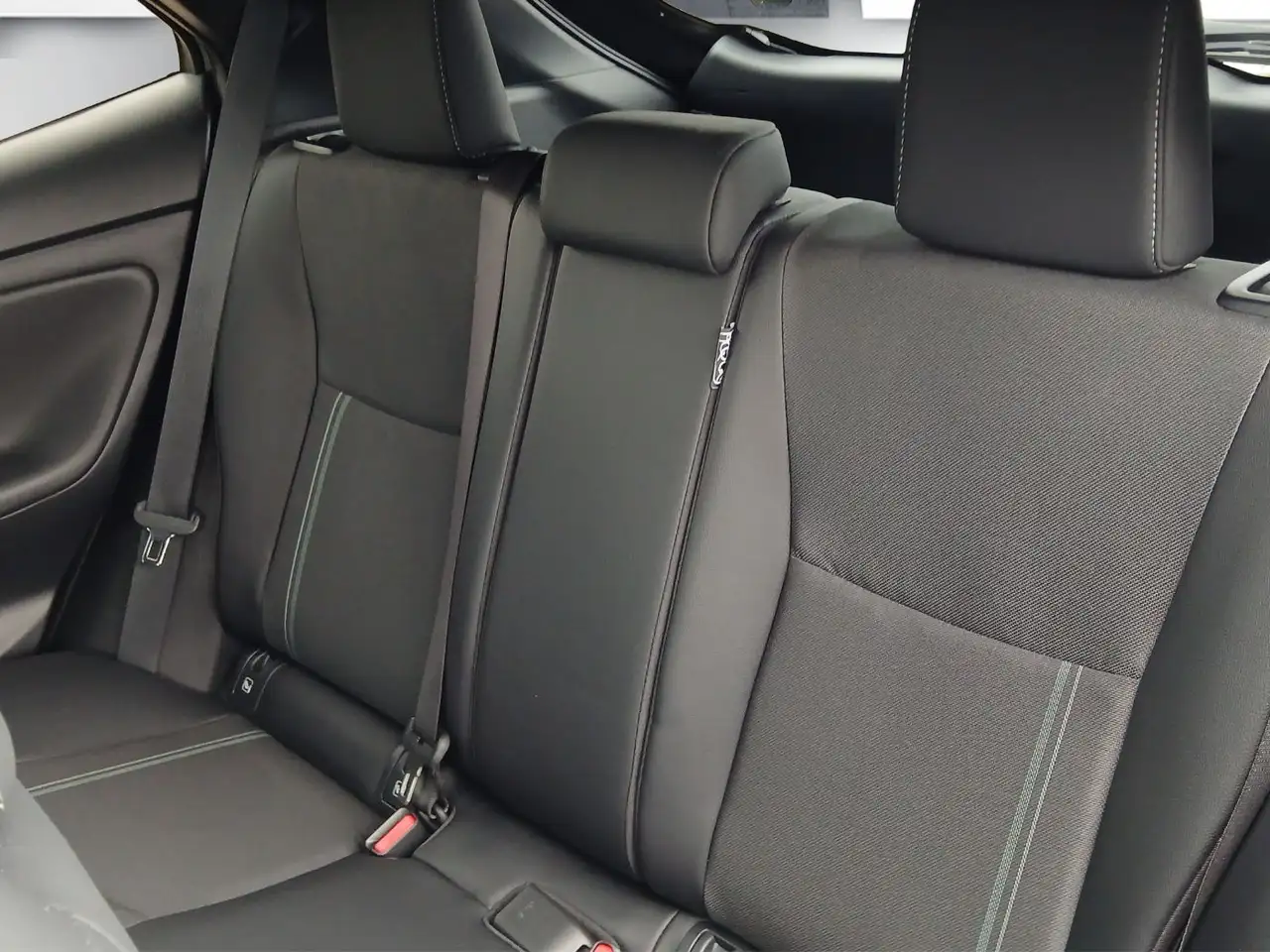 Toyota Yaris Cross_Allrad Premiere Edition Hybrid Headup-Displa — معرض صور السيارة 12