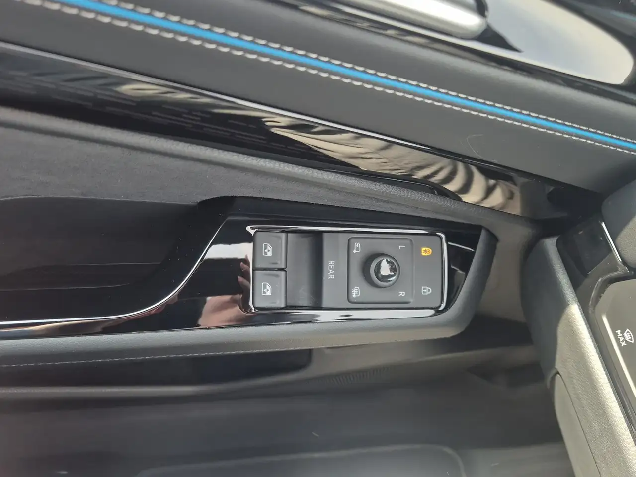 Volkswagen ID.7 Pro *HuD*360°*AHK*IQ.LIGHT*FS.HZG*el.H-KLAPPE*HARM — Vehicle gallery 24